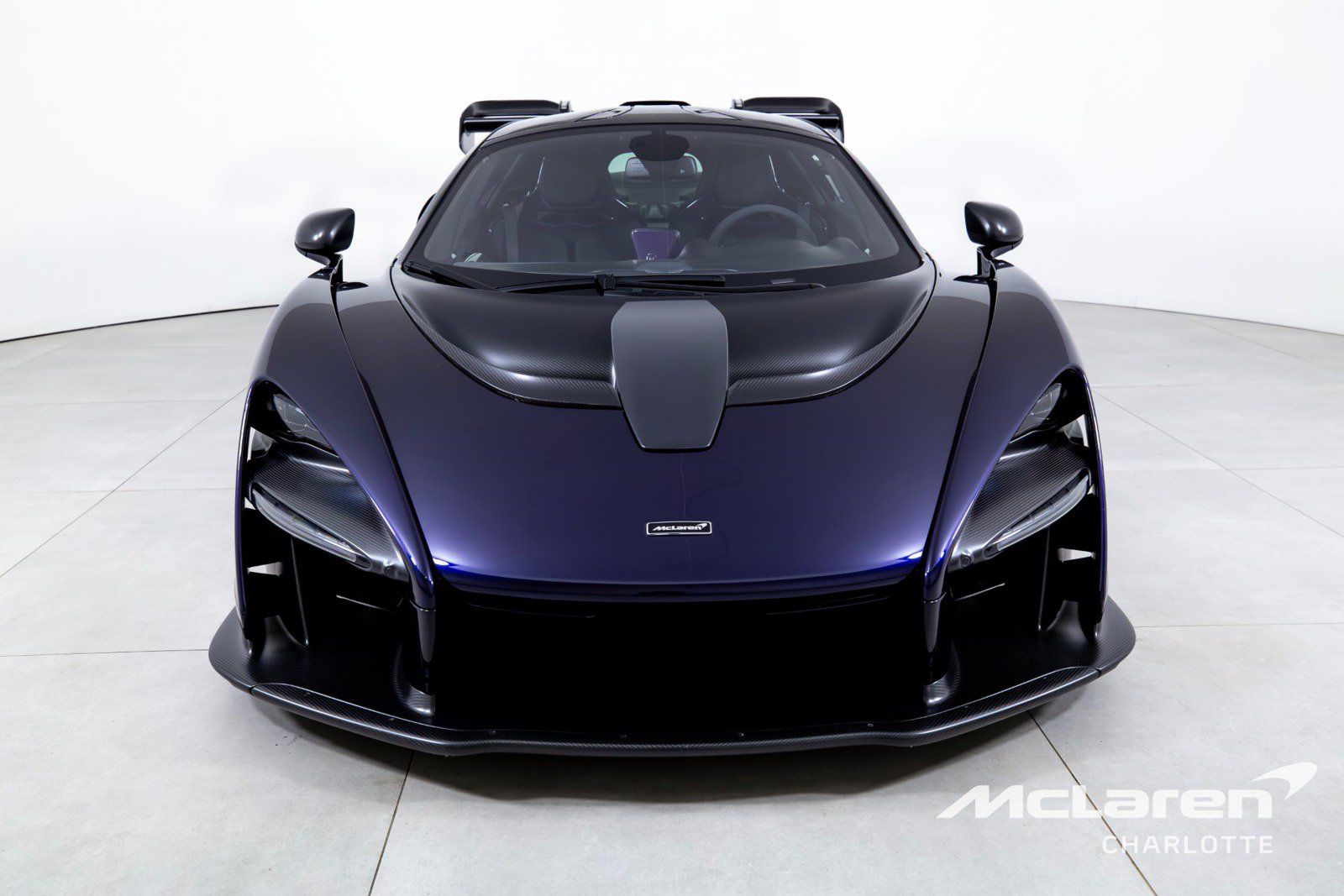 Used 2019 McLaren Senna RWD image 4