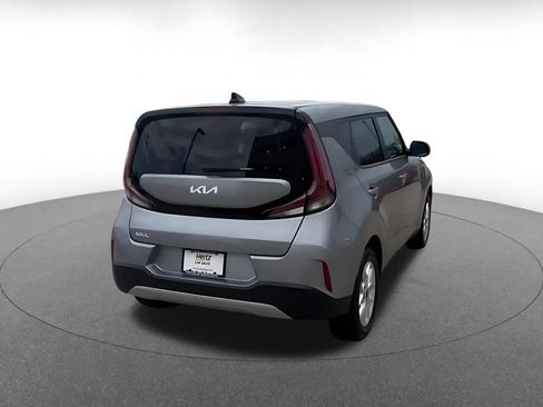 Used 2025 Kia Soul LX w/ LX Technology Package FWD image 15