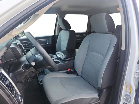 Used 2022 RAM 1500 Classic SLT image 17