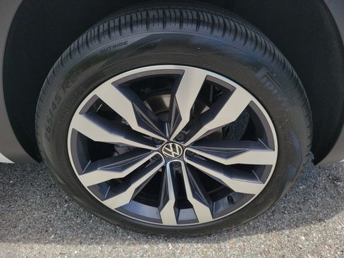 Used 2021 Volkswagen Atlas SEL Premium AWD/4WD image 36