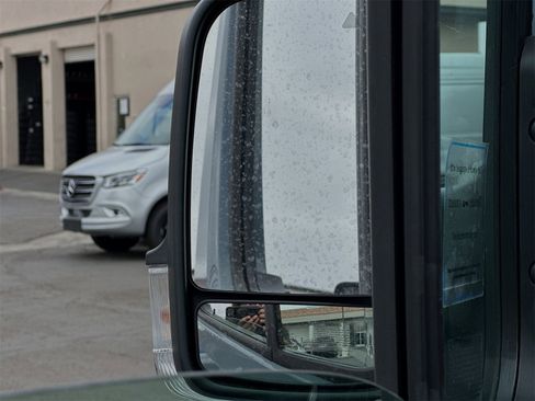 Used 2024 Mercedes-Benz Sprinter 3500 image 9