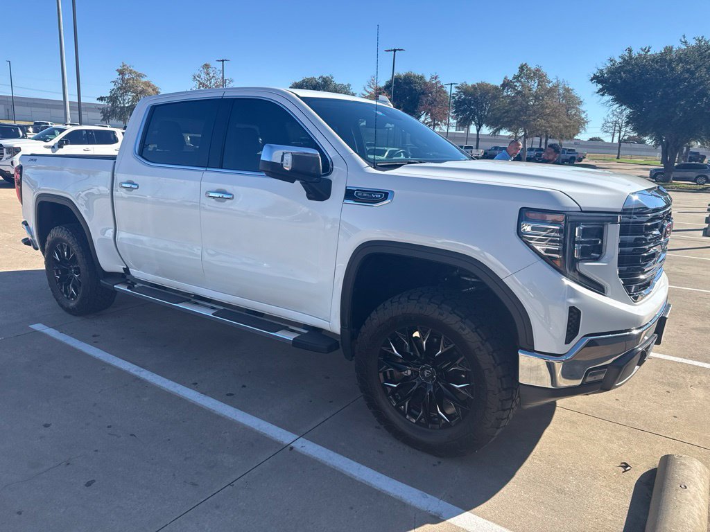 Used 2022 GMC Sierra 1500 SLT w/ SLT Convenience Package AWD/4WD image 2