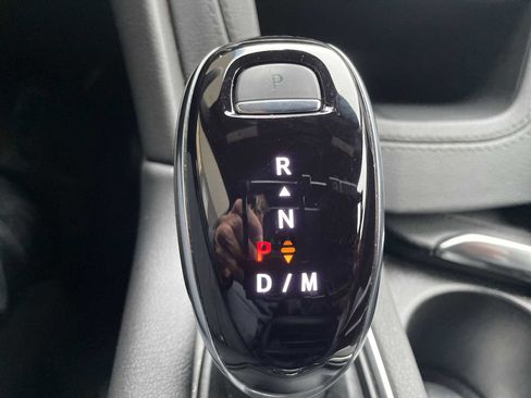 Certified 2025 Cadillac XT5 Premium Luxury image 16