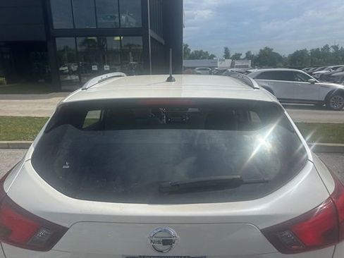 Used 2018 Nissan Rogue Sport SV w/ SV Technology Package AWD/4WD image 18