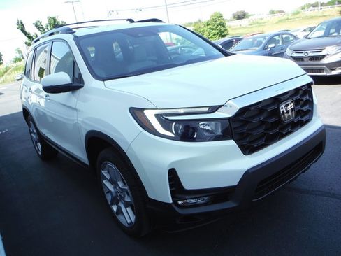 Used 2024 Honda Passport EX-L image 6