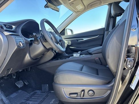 New 2025 INFINITI QX50 Pure image 12