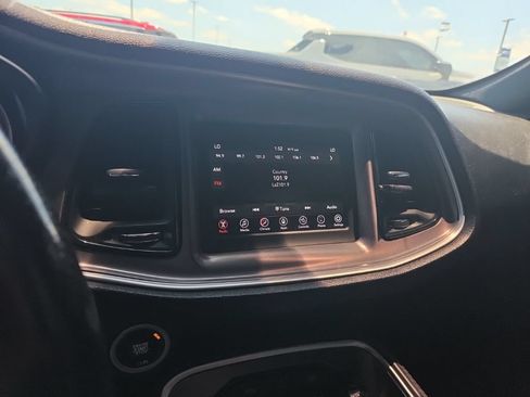 Used 2019 Dodge Challenger R/T w/ Driver Convenience Group RWD image 12