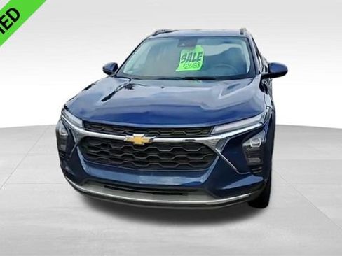 Certified 2024 Chevrolet Trax LT w/ Driver Confidence Package image 4
