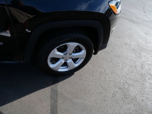 Used 2018 Jeep Compass Latitude w/ Cold Weather Group AWD/4WD image 33
