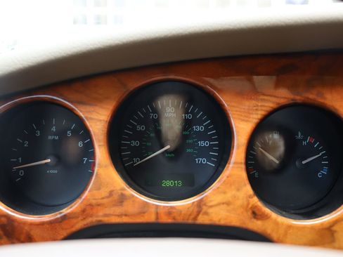 Used 2002 Jaguar XK8 Convertible image 19