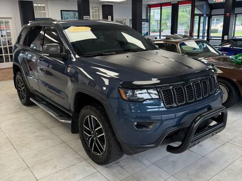 Used 2020 Jeep Grand Cherokee Trailhawk w/ Trailhawk Luxury Group AWD/4WD image 3