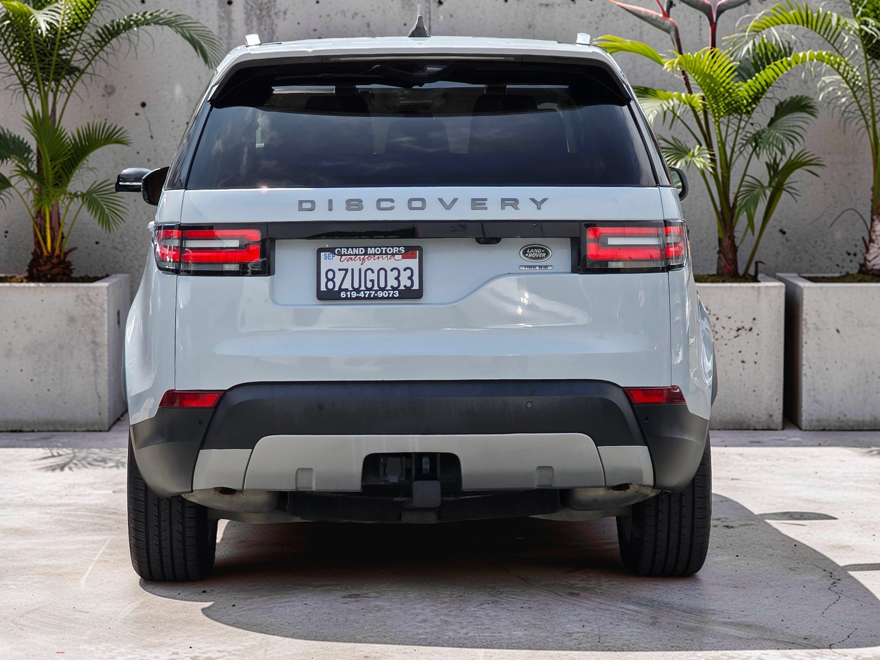 Used 2018 Land Rover Discovery HSE AWD/4WD image 6