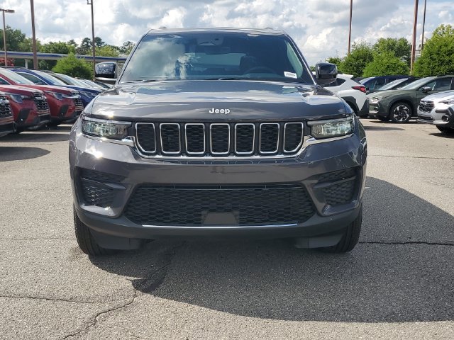 New 2026 Jeep Grand Cherokee Laredo AWD/4WD image 2