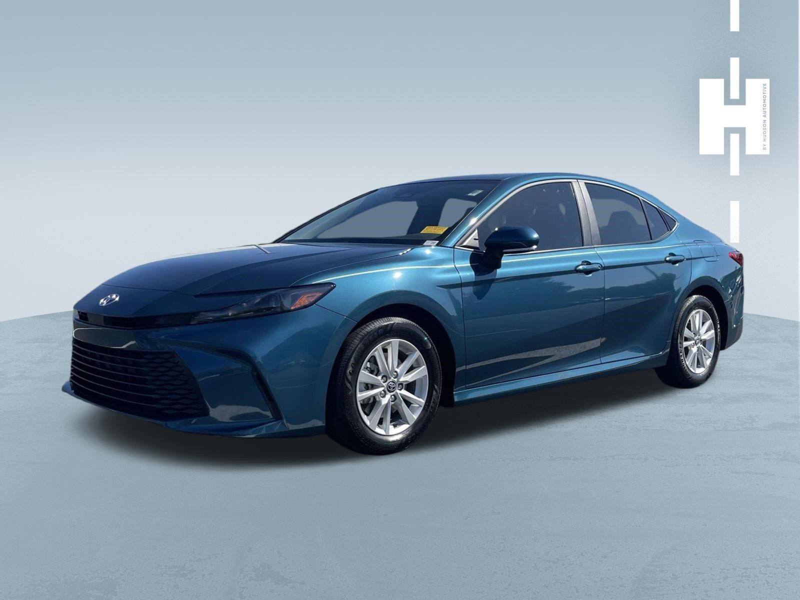 Used 2025 Toyota Camry LE w/ Convenience Package FWD image 3