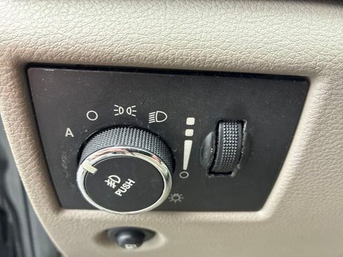 Used 2011 Jeep Grand Cherokee Laredo w/ Trailer Tow Group AWD/4WD image 18