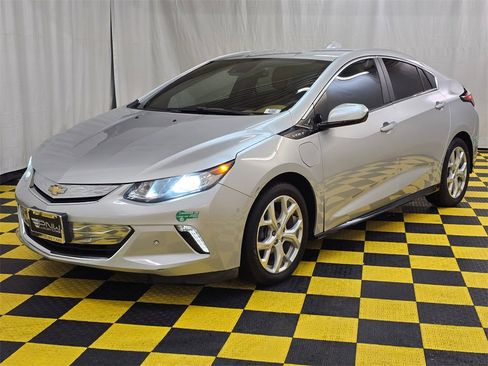 Used 2017 Chevrolet Volt Premier w/ Driver Confidence II Package image 7