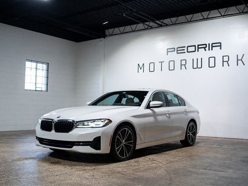 Used 2022 BMW 530i xDrive w/ Convenience Package AWD/4WD image 3