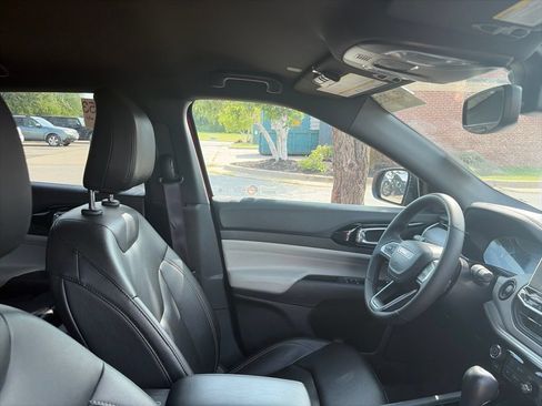 Used 2025 Jeep Compass Limited AWD/4WD image 14