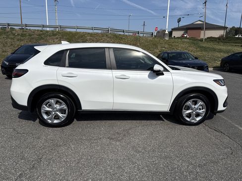 Certified 2023 Honda HR-V LX image 11