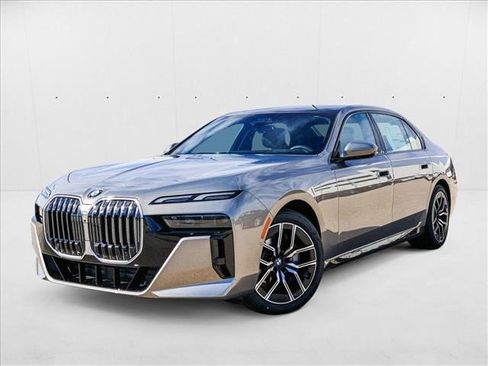 Used 2025 BMW 740i xDrive image 1