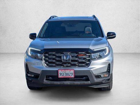 Used 2023 Honda Passport TrailSport image 2
