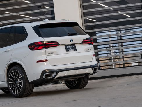 New 2026 BMW X5 xDrive40i w/ M Sport Package image 6