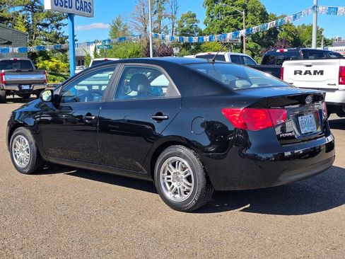 Used 2010 Kia Forte LX w/ Convenience Pkg FWD image 2