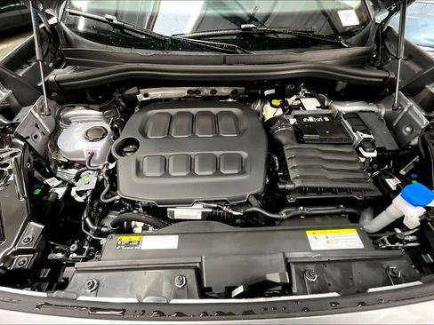 New 2026 Volkswagen Tiguan SE image 13