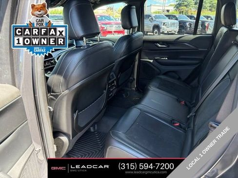Used 2024 Jeep Grand Cherokee Altitude AWD/4WD image 18