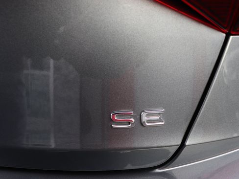 Used 2024 Volkswagen Jetta SE image 46