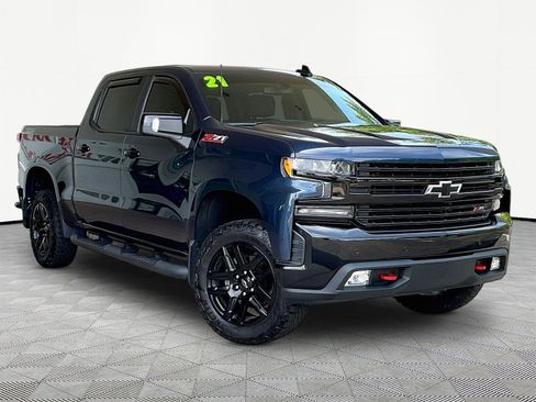 Used 2021 Chevrolet Silverado 1500 LT Trail Boss w/ Convenience Package II AWD/4WD image 3