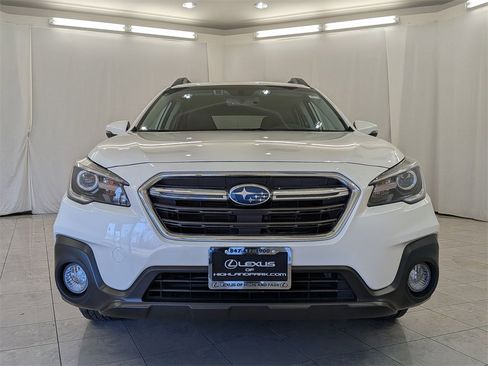 Used 2019 Subaru Outback 2.5i Limited w/ Popular Package #2 image 3