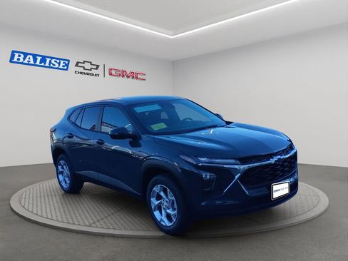 New 2026 Chevrolet Trax LS image 8