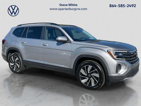 New 2026 Volkswagen Atlas SE FWD image 1