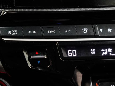 Used 2025 Honda Odyssey EX-L image 32