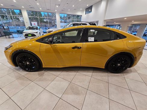 New 2026 Toyota Prius Plug-In Hybrid image 4
