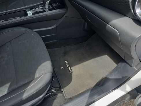 Used 2024 Nissan Kicks SV image 17