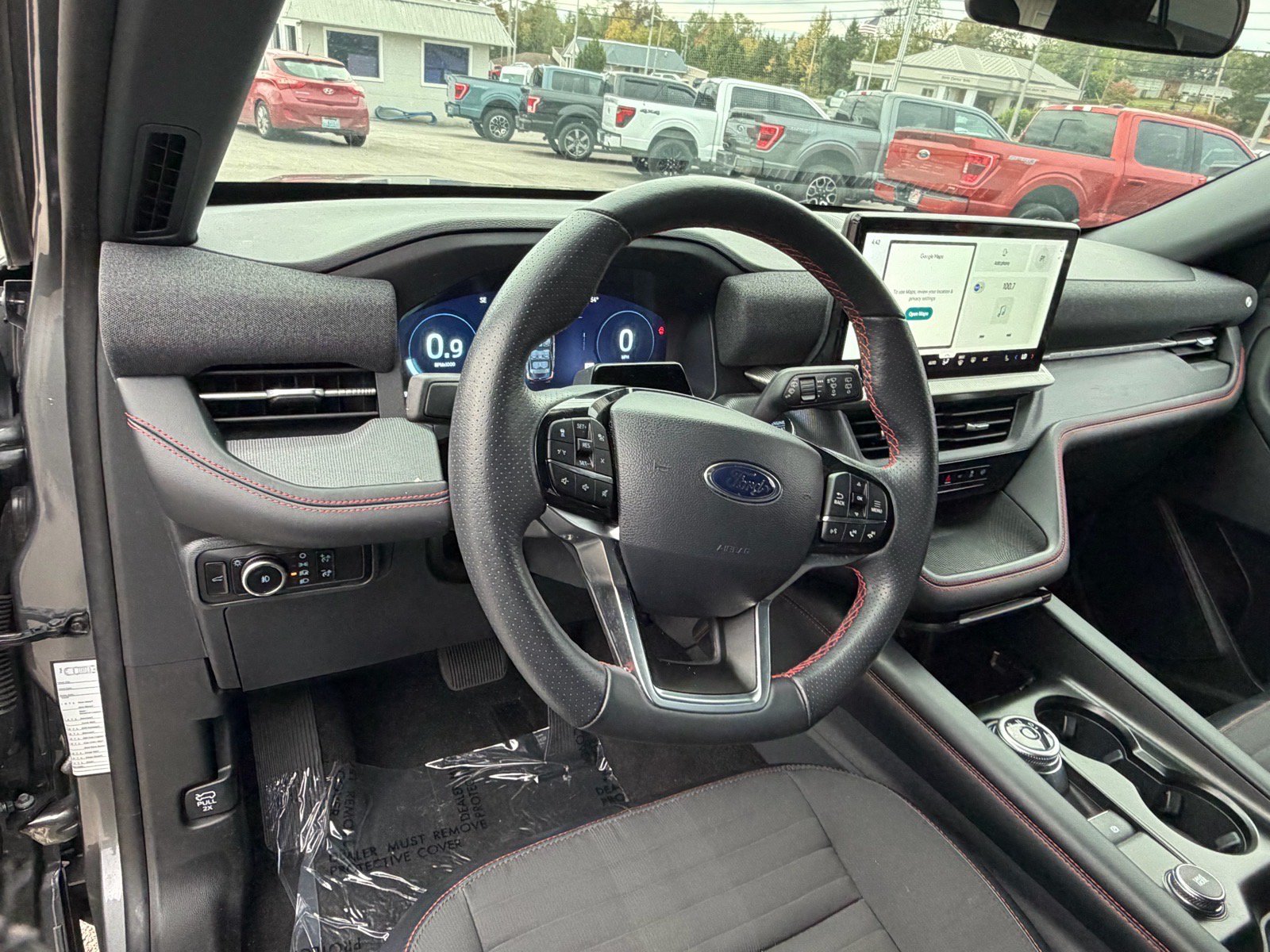 Used 2025 Ford Explorer ST-Line w/ ST-Line Street Pack AWD/4WD image 25