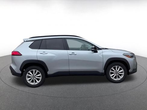 Used 2025 Toyota Corolla Cross LE image 15