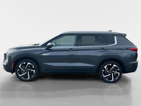 Used 2024 Mitsubishi Outlander SEL image 2