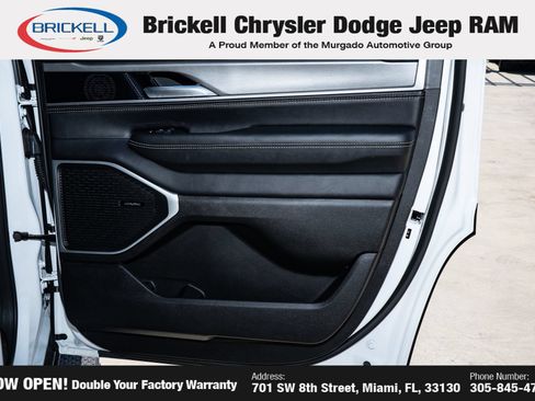 Used 2025 Jeep Wagoneer Series II w/ Convenience Group I AWD/4WD image 16