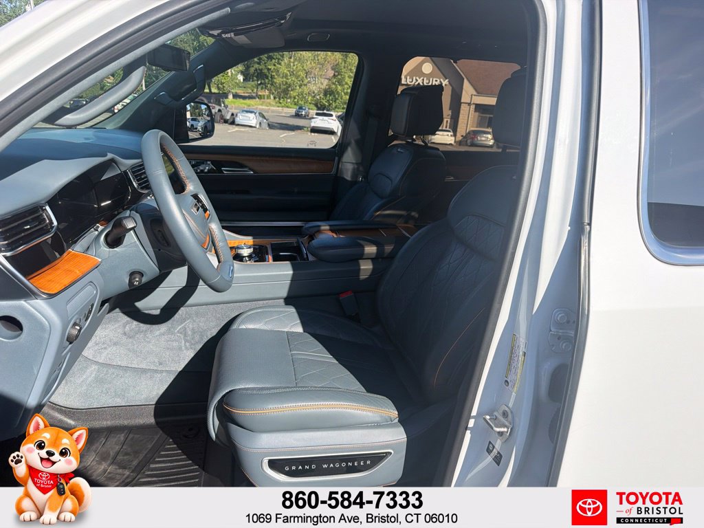 Used 2023 Jeep Grand Wagoneer Series III AWD/4WD image 18
