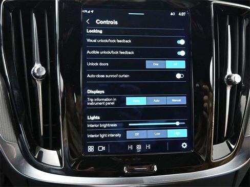 Used 2024 Volvo S60 B5 Plus image 18