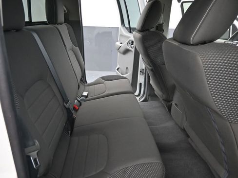 Used 2019 Nissan Frontier Desert Runner RWD image 21