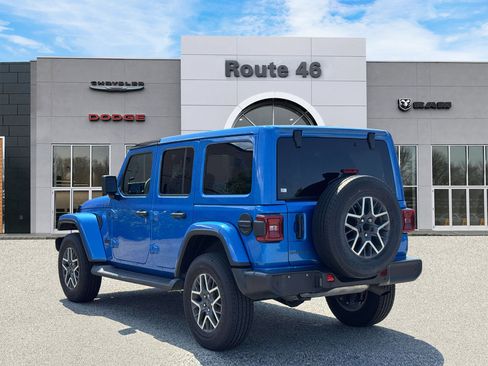 Used 2025 Jeep Wrangler Unlimited Sahara w/ Safety Group AWD/4WD image 4