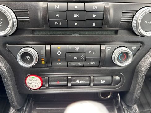 Used 2015 Ford Mustang Coupe image 16