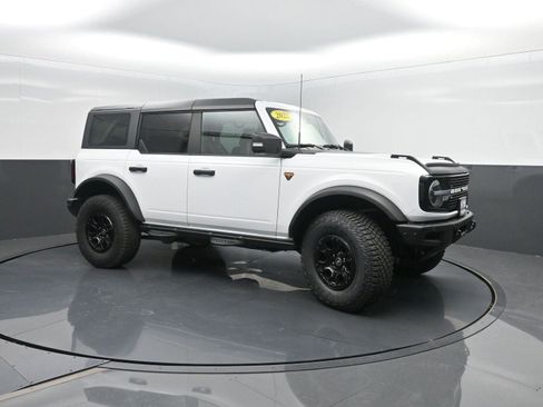 Used 2022 Ford Bronco Badlands image 4