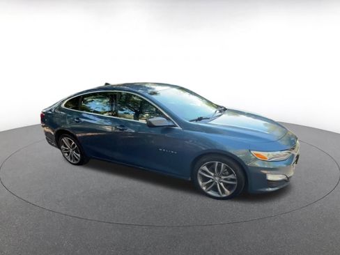 Used 2024 Chevrolet Malibu LT image 2