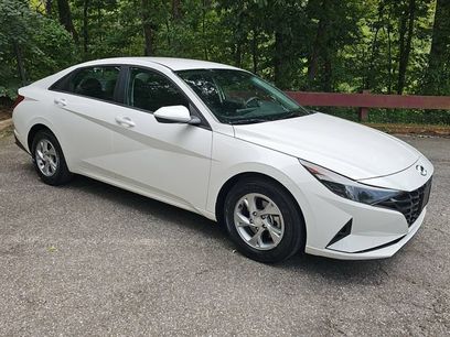 Used 2023 Hyundai Elantra SE