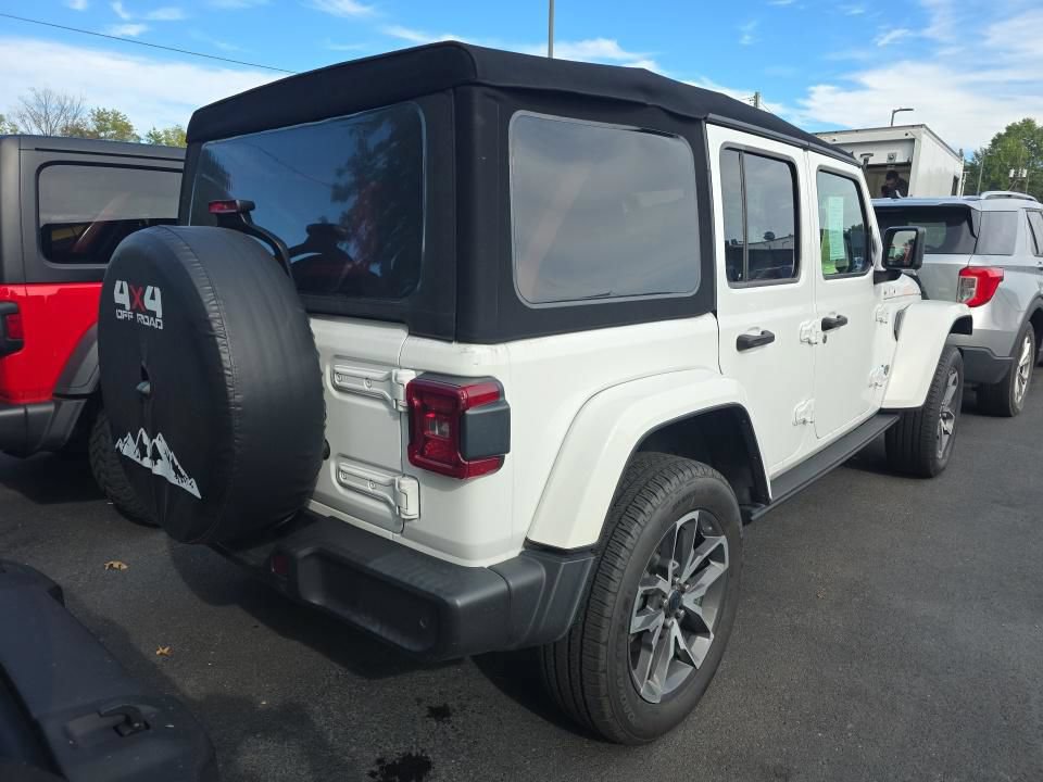 Used 2024 Jeep Wrangler Unlimited w/ Convenience Group AWD/4WD image 4